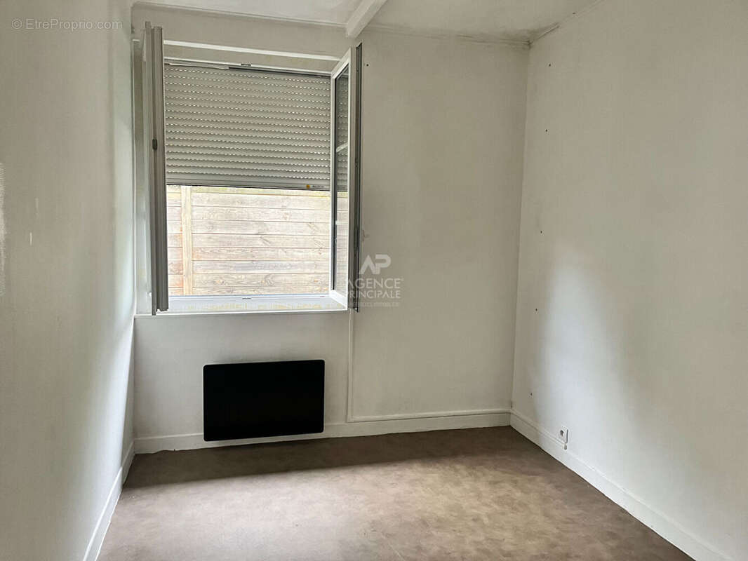 Maison à LE MESNIL-LE-ROI