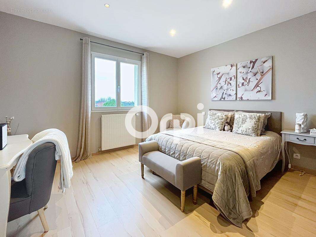 Maison à SAINT-PANTALEON-DE-LARCHE