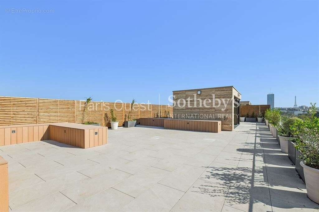 Appartement à NEUILLY-SUR-SEINE