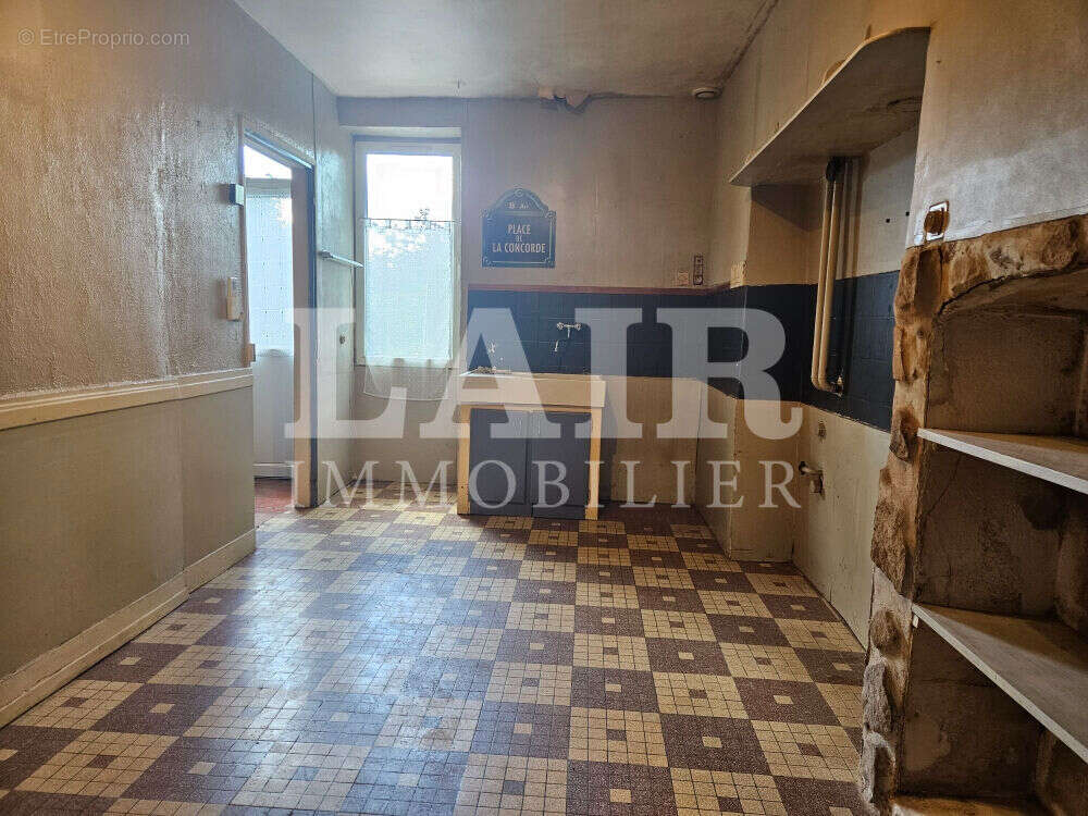 Maison à SAINT-LEONARD-DES-BOIS