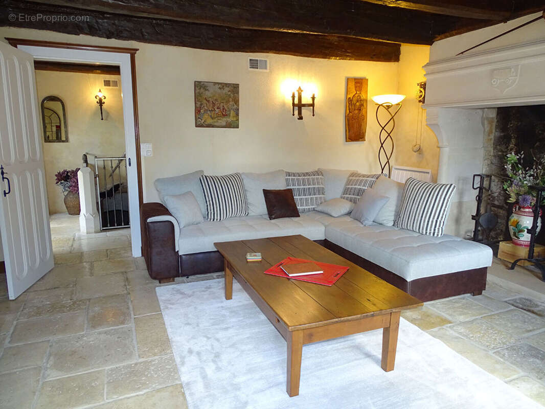 Maison à SAINT-PIERRE-D&#039;EXIDEUIL