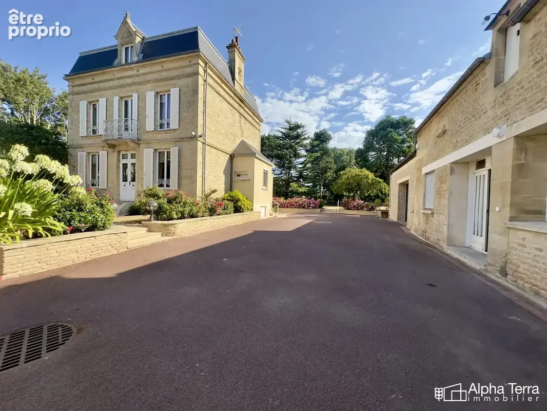 Maison 10 pièces 217 m² à vendre à Douvres-La-Delivrande (14440) - photo 2
