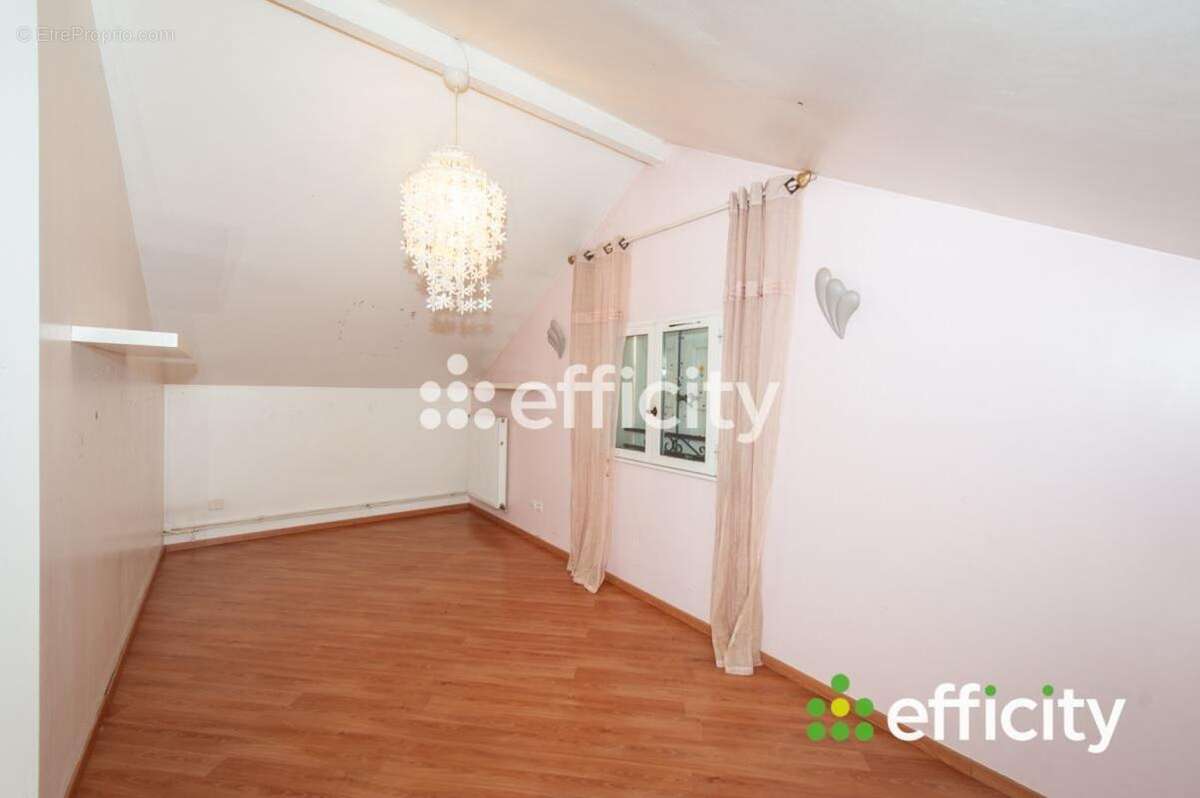 Maison à SAINT-PAUL-DE-VARCES