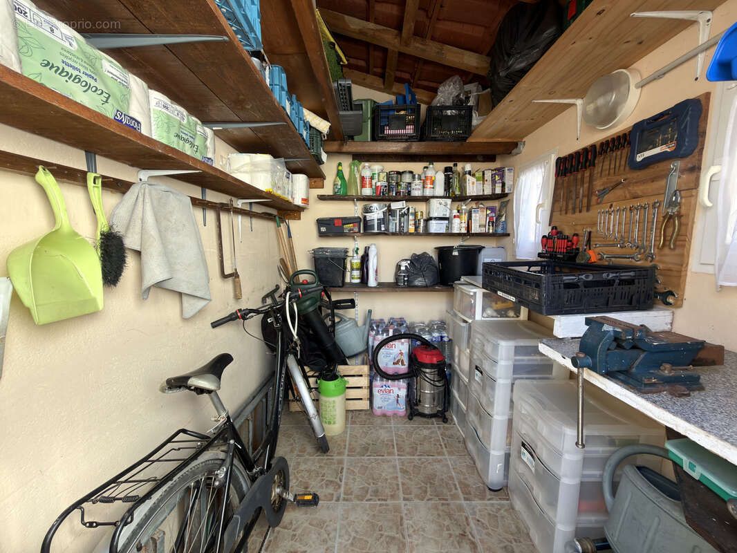 Maison à SAINT-LAURENT-DE-LA-SALANQUE