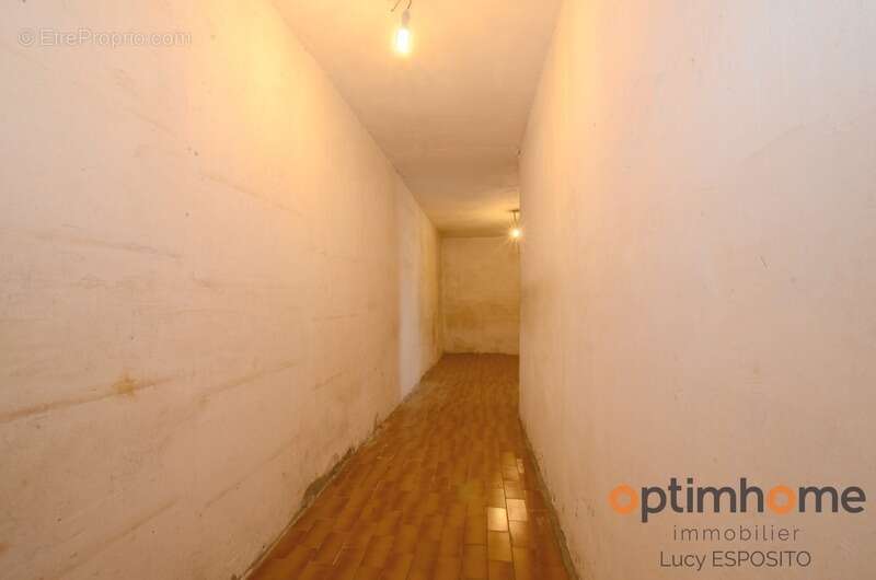  Maison en pierre à rénover avec terrain à bâtir – Nieuil (16)  - photo 6