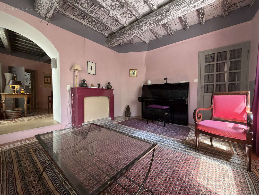 Maison à SAINT-QUENTIN-LA-POTERIE