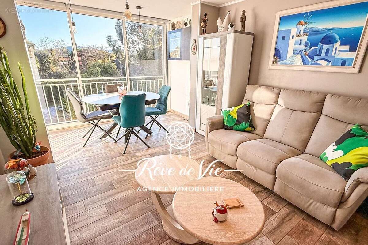 Appartement à BORMES-LES-MIMOSAS