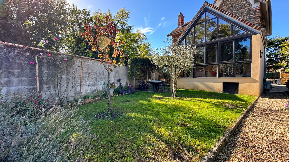 Maison à CORBEIL-ESSONNES