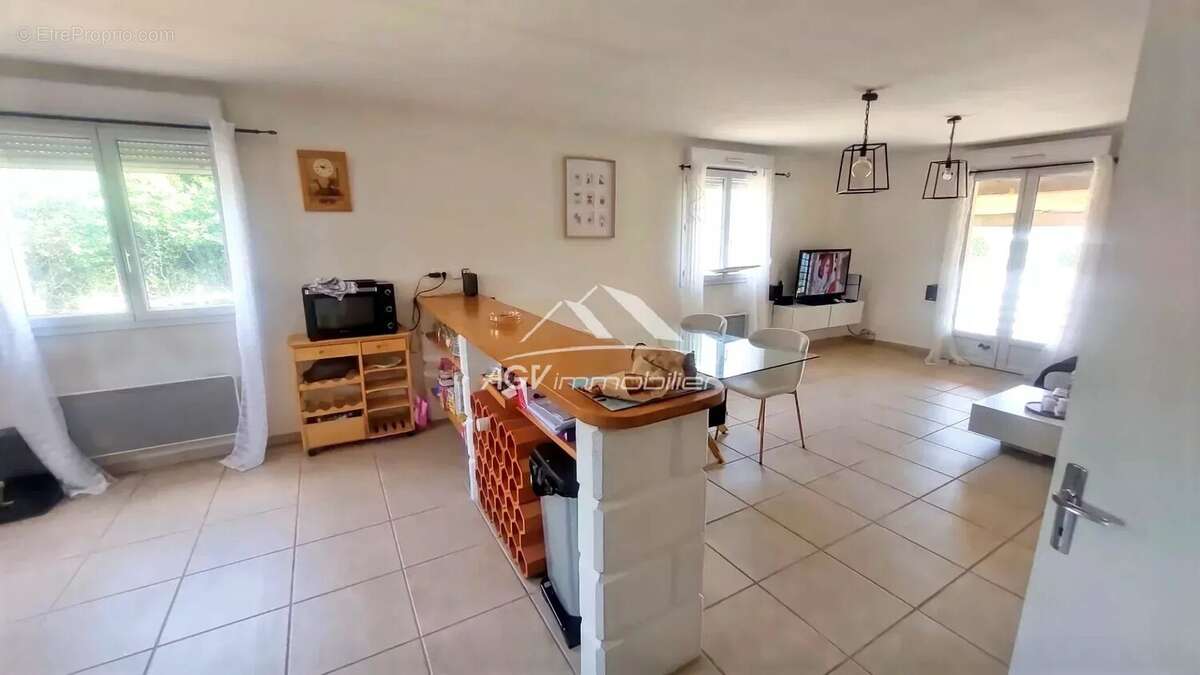 Commerce à SAINT-CHRISTOL-LES-ALES