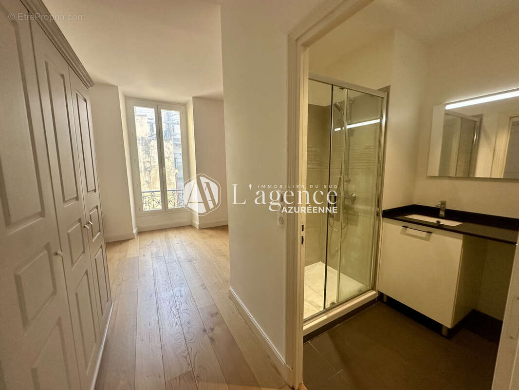 Centre - superbe appartement 2 pièces parfait état - photo 2