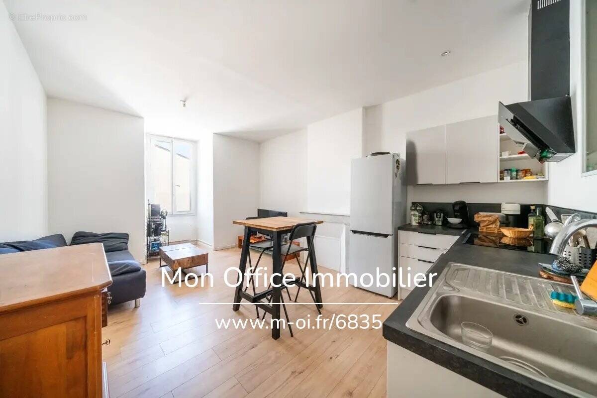 Appartement à MARSEILLE-2E