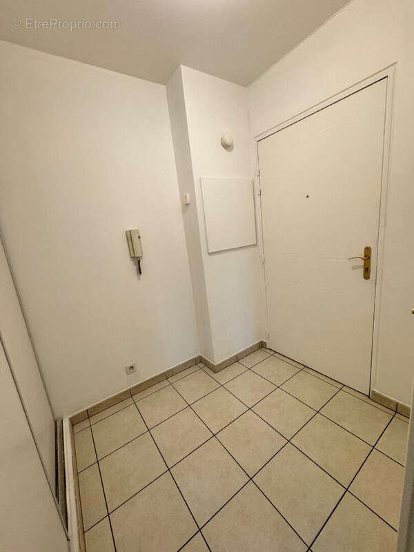 Appartement à LES PAVILLONS-SOUS-BOIS