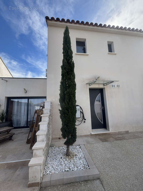 Maison à BELLEGARDE