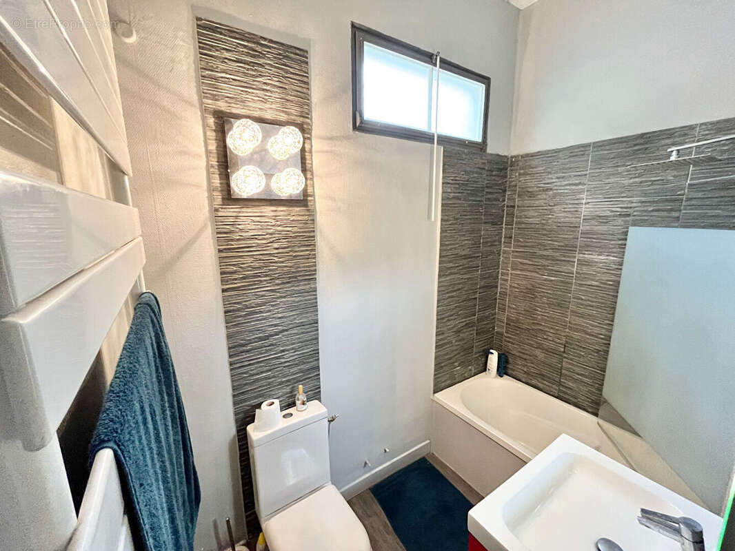 Maison à SAINT-ETIENNE-DE-CHIGNY