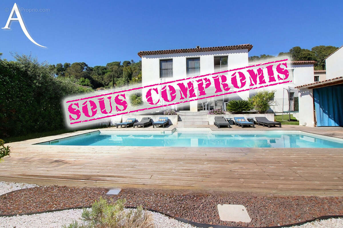 Maison à LA ROQUETTE-SUR-SIAGNE