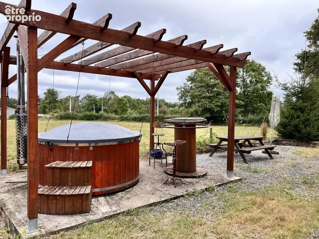 Propriété rénovée avec trois logements, située dans la campagne de l’Indre - photo 21