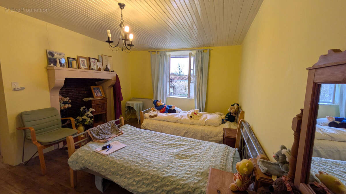 Maison à USSON-DU-POITOU