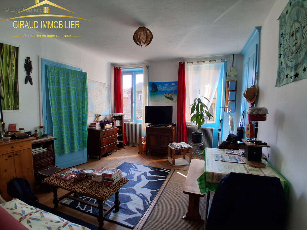 Appartement à CHARLIEU