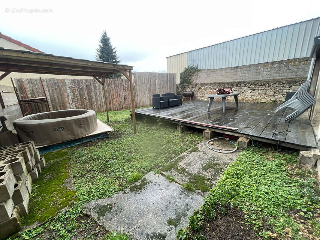 Maison à CHENEVIERES