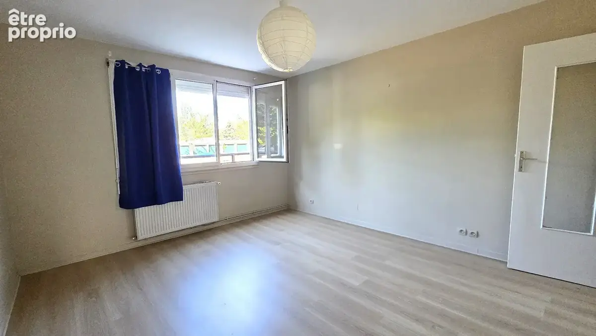 F3 2 ch. avec parking et cave - Gare à 15 min - photo 8