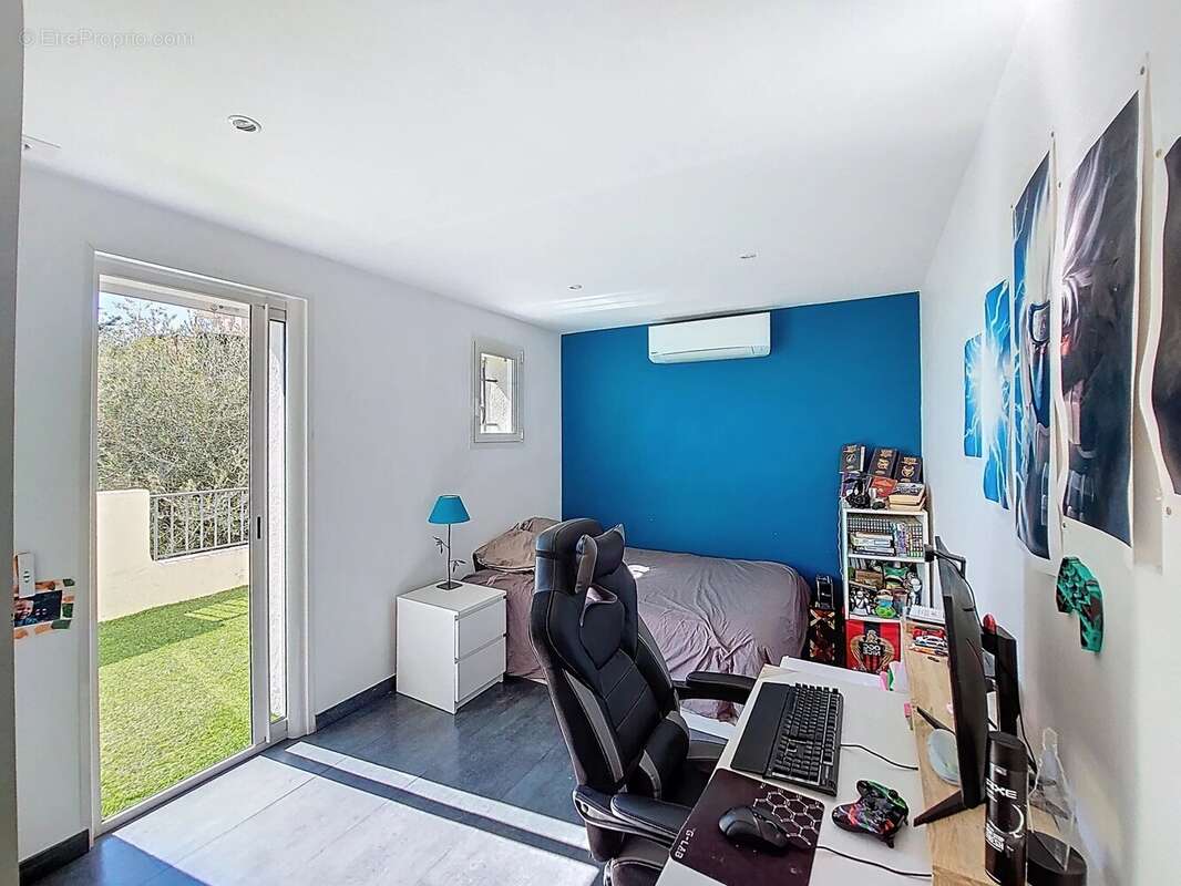 Maison à SAINT-LAURENT-DU-VAR