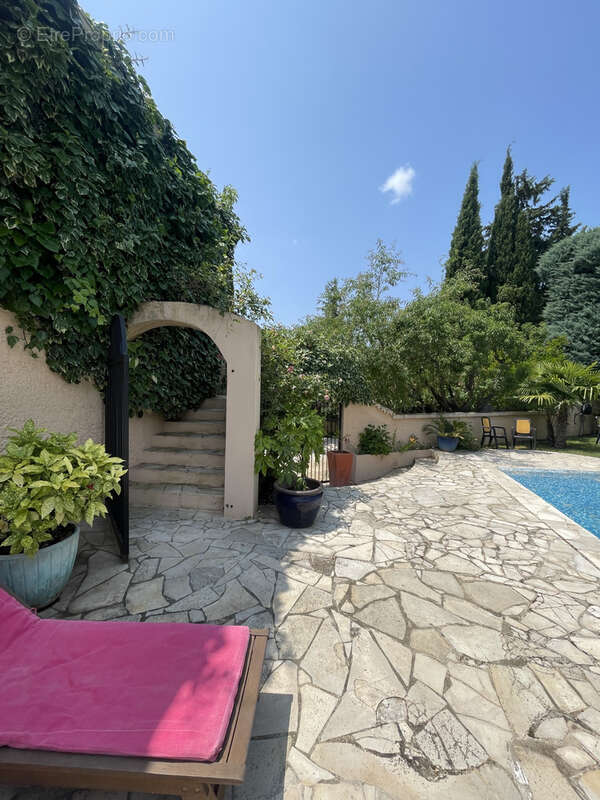 Vaison 2km / belle maison / sh240m2 / terrain 1396m2 / piscine / pool house 100m2 - photo 9