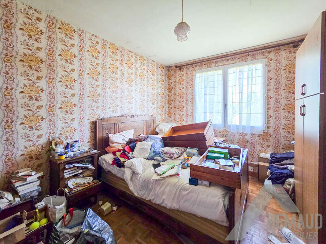 Maison à BEAULIEU-SOUS-LA-ROCHE