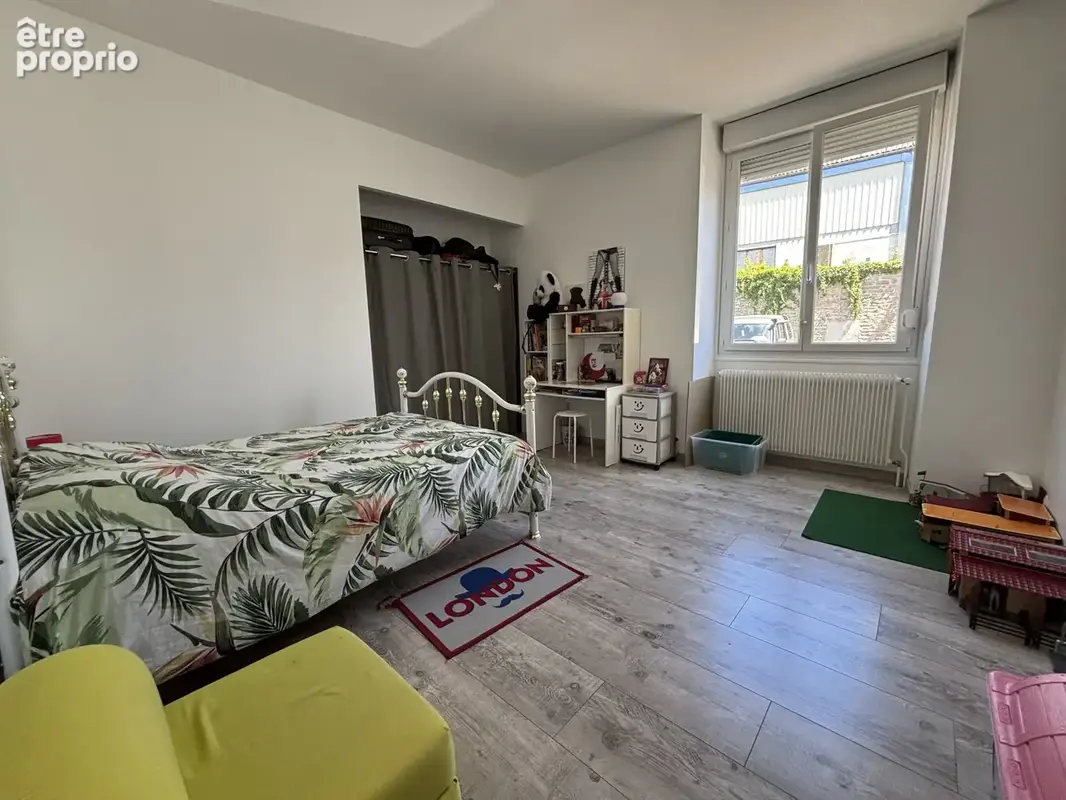 Côte d'Or : Bâtisse bourguignonne de 450m2 dont 260 m2 rénové (plain pied) , annexes, garages sur  4000m2 - photo 23