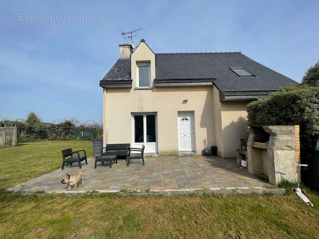 Maison à YFFINIAC