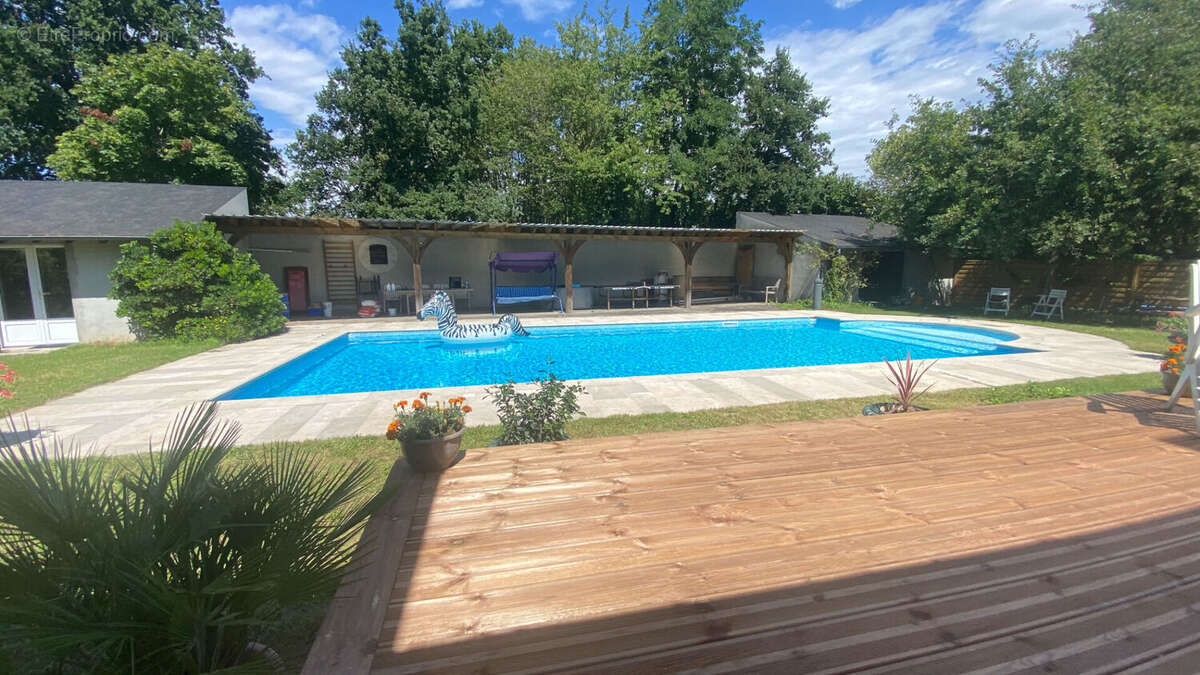 Maison à SAINT-PRYVE-SAINT-MESMIN