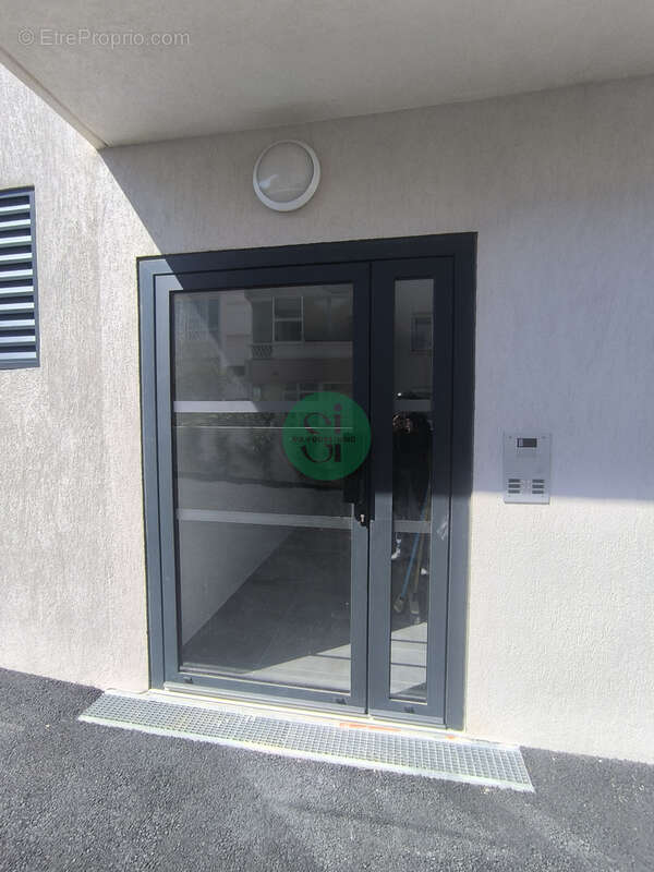 Appartement à SIX-FOURS-LES-PLAGES