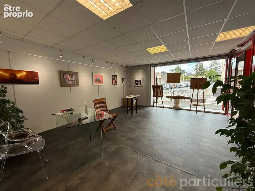 Immeuble avec local commercial et appartement duplex - photo 2