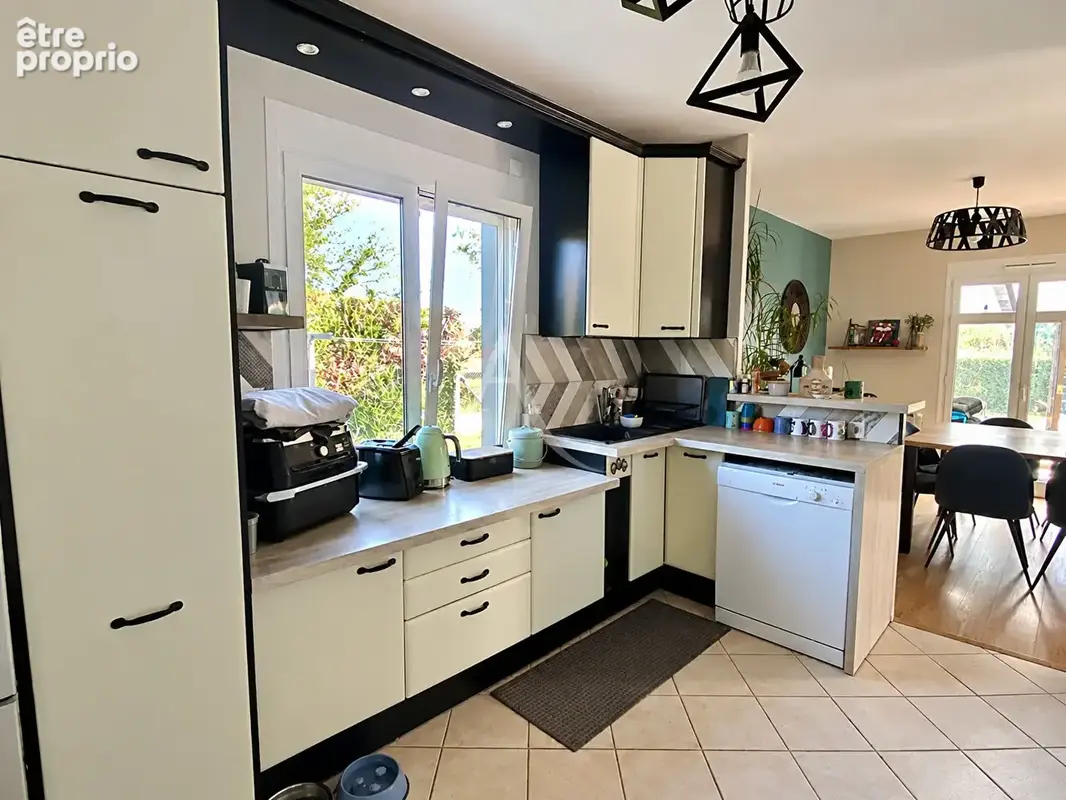 Maison de plain-pied avec grande dépendance Mardié 7 pièce(s) 154 m2 - photo 6