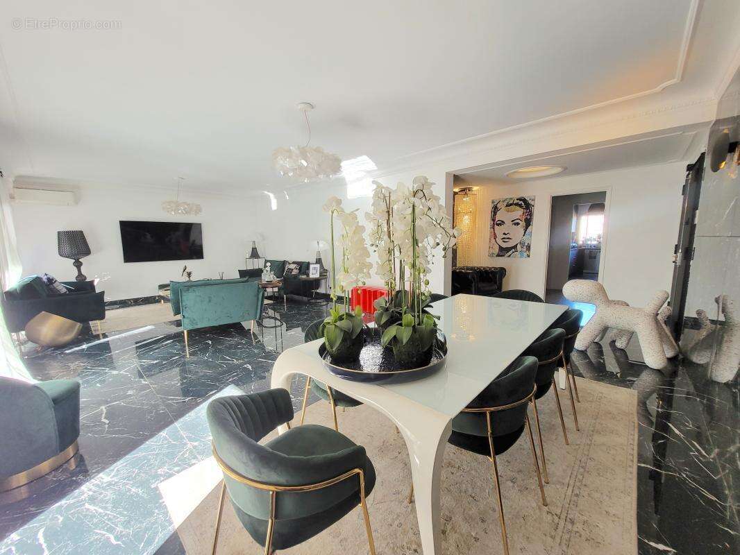 Appartement à MARSEILLE-8E