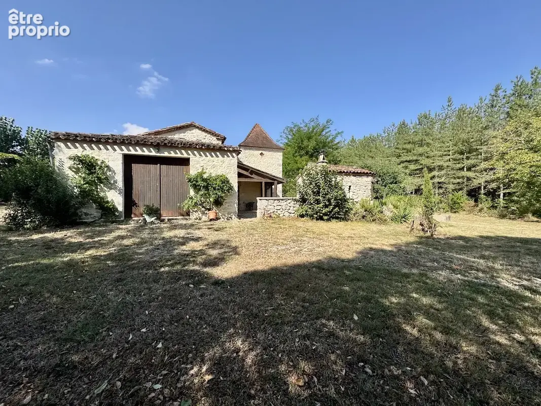 LACAUSSADE, maison en pierres d'environ 200 m2, 5 chambres avec terrain d'1ha4 - photo 3