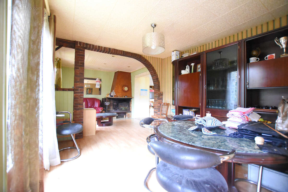 Maison à LES ESSARTS-LE-ROI