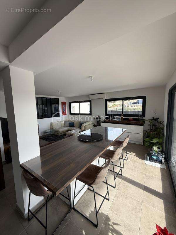 Maison à SAINT-QUENTIN-LA-POTERIE