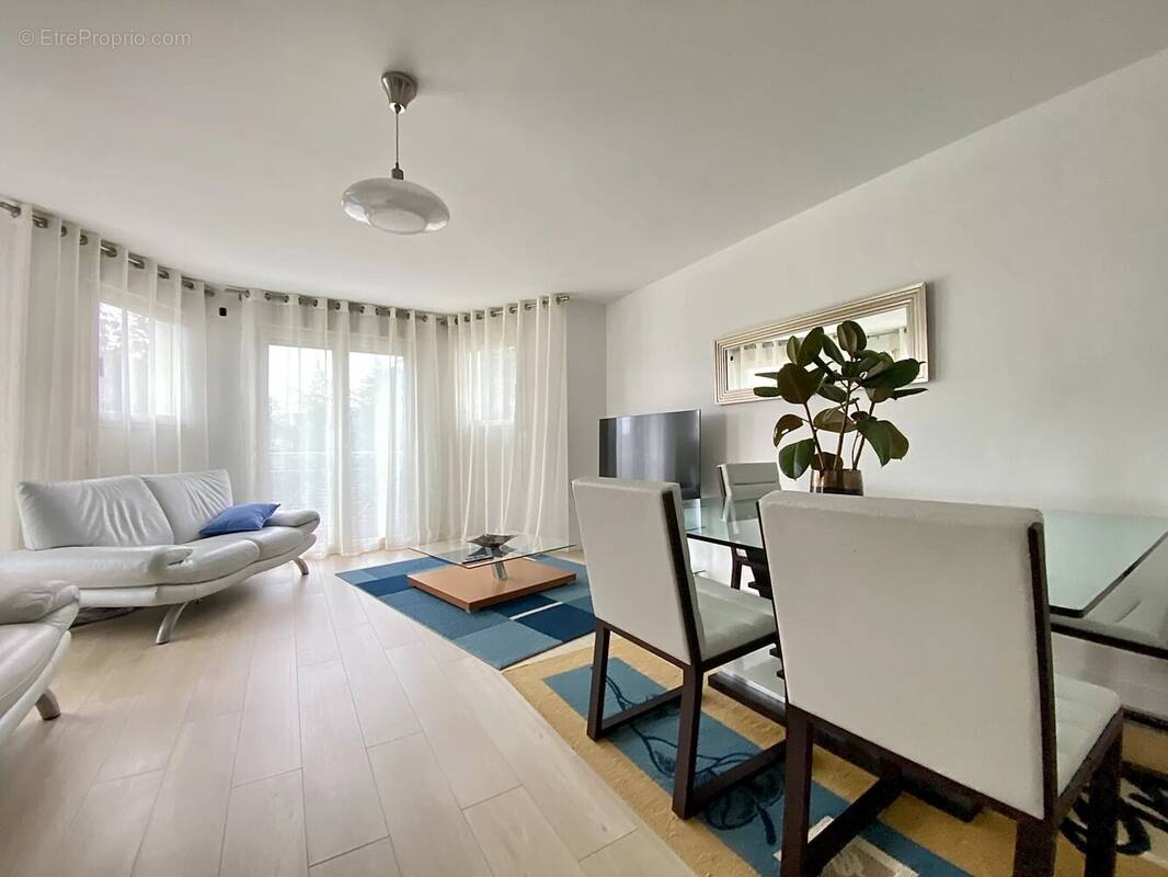 Appartement à LE PLESSIS-TREVISE