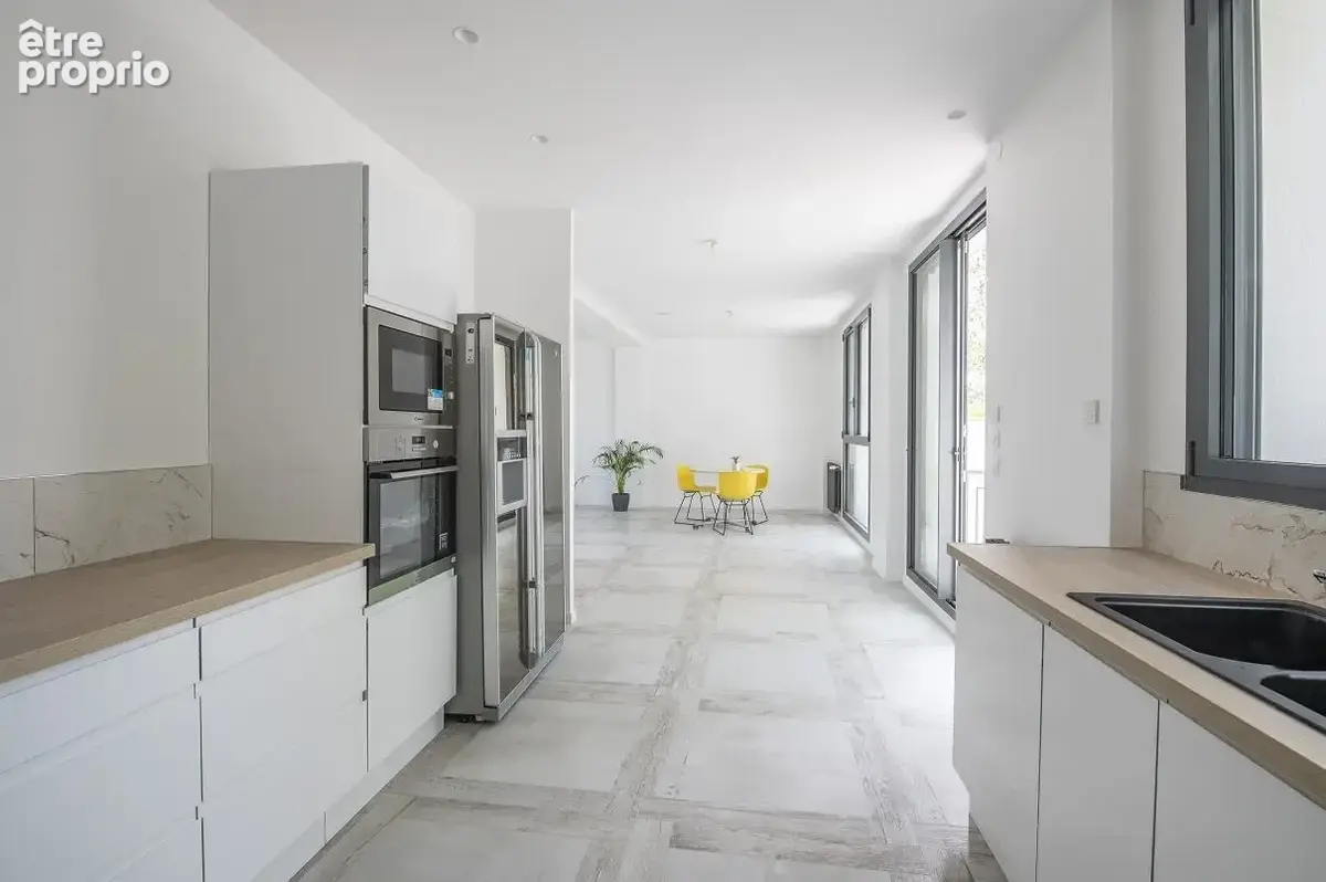 Maison 220 m² à Nanterre  - photo 4
