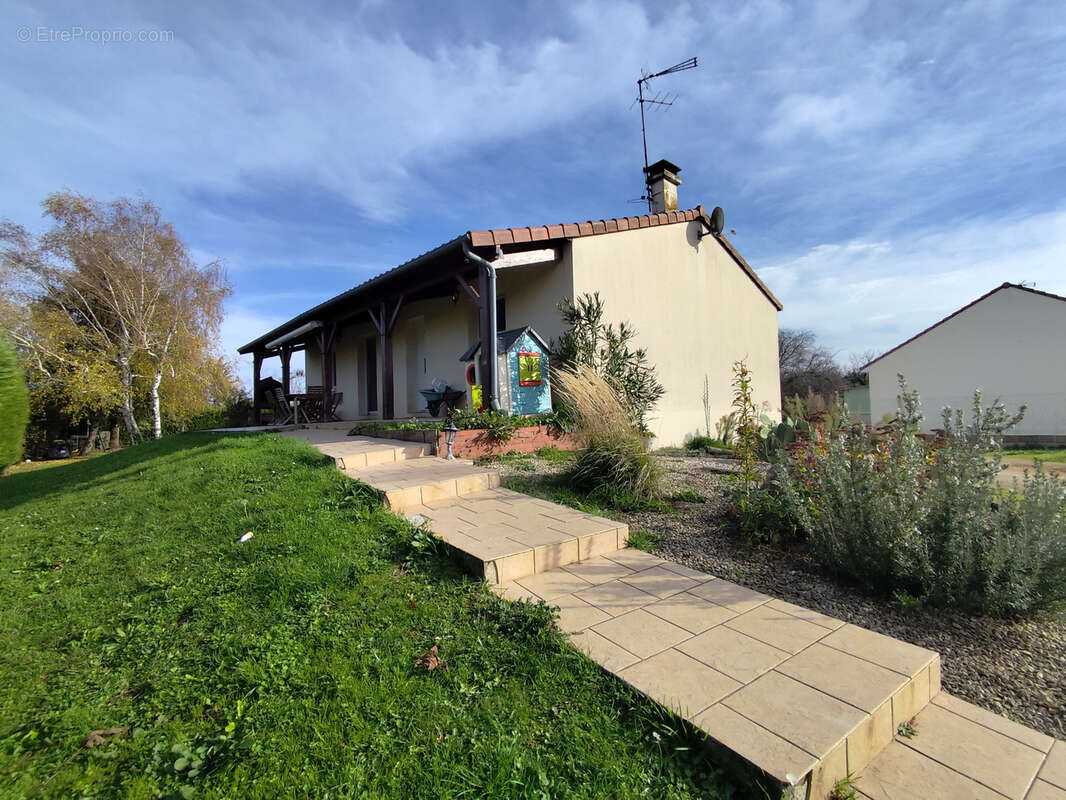 Maison à JAUNAY-CLAN