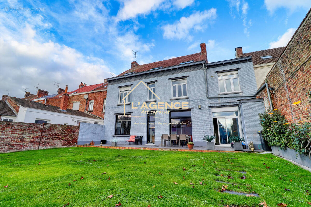 Maison à HAZEBROUCK