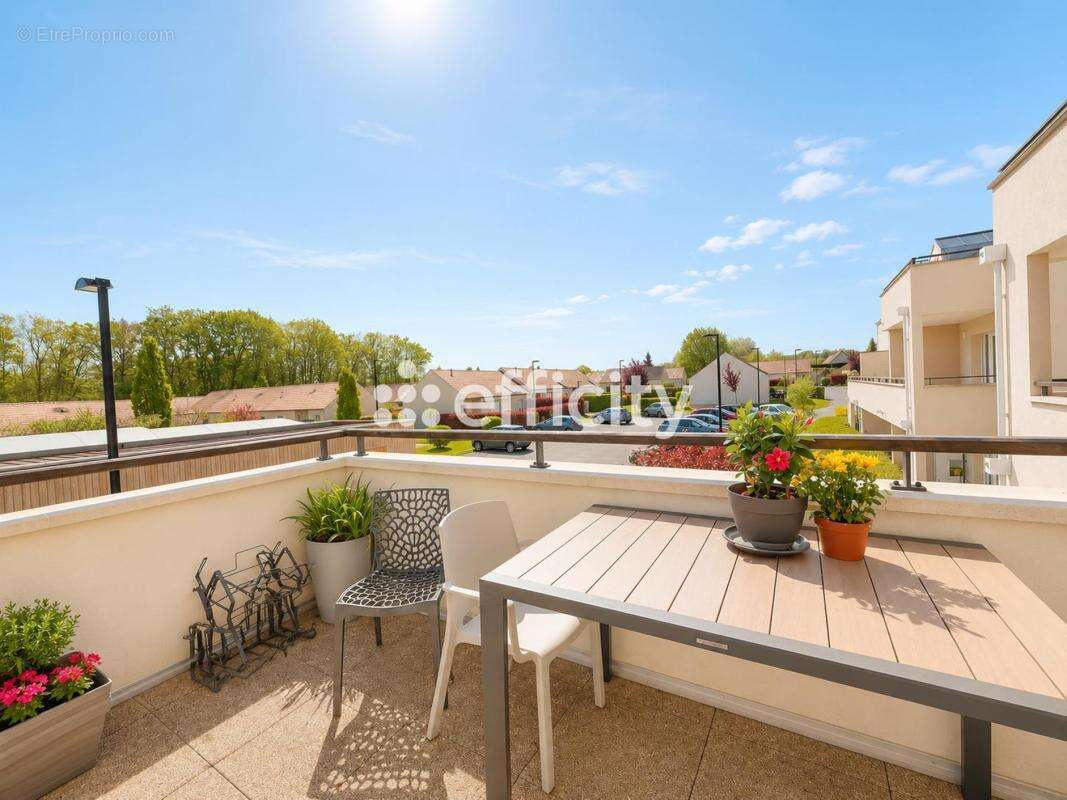 Appartement à PRINGY