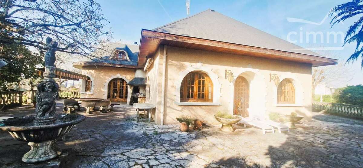 Propriété de caractère de 235 m² sur plus de 2 hectares – Un cadre d'exception aux portes de La Tour-du-Pin - photo 4