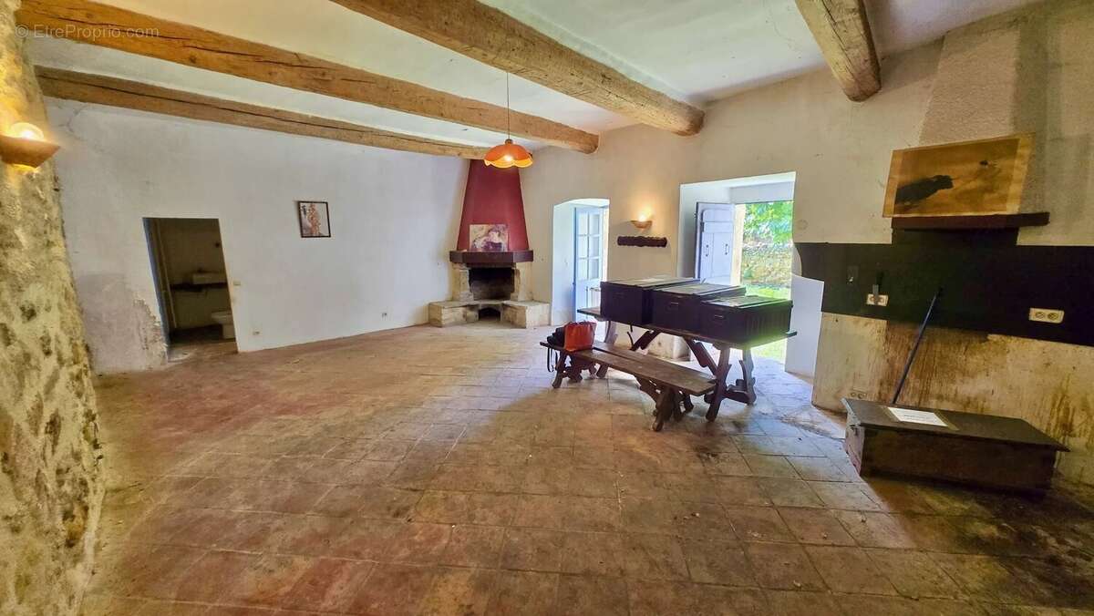 Maison à ESPONDEILHAN