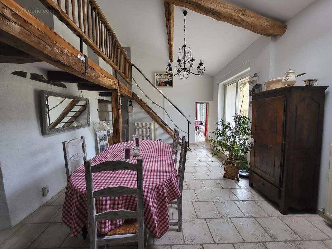 Maison à LA CHAPELLE-MOULIERE