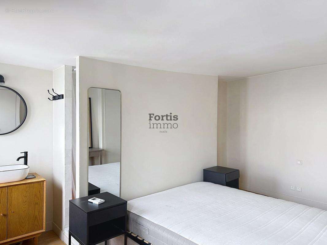 Appartement à PARIS-2E