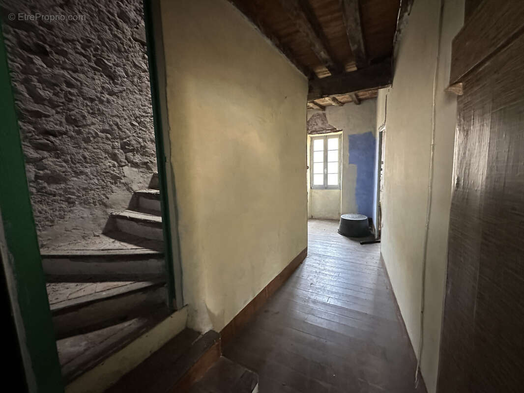 Maison de village en pierre à rénover - 220 m2 à Coustouges - photo 11