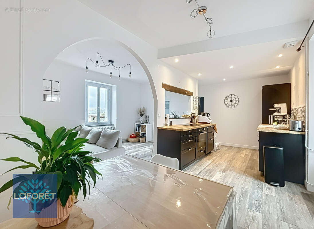 Appartement à FOUGERES