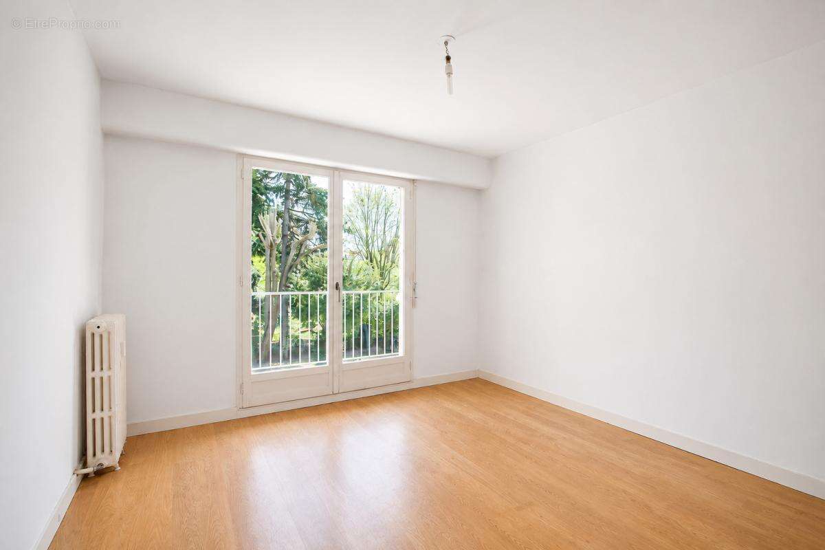 À 3 min du RER A : 81 m² au calme, 2 balcons sans vis-à-vis - photo 8
