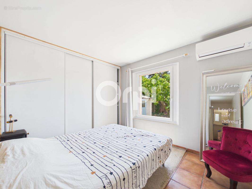 Villa individuelle - plain-pied + dependance - piscine / terrasses neuves - jardin clos - calme et sans vis-a-vis - proche villa - photo 13